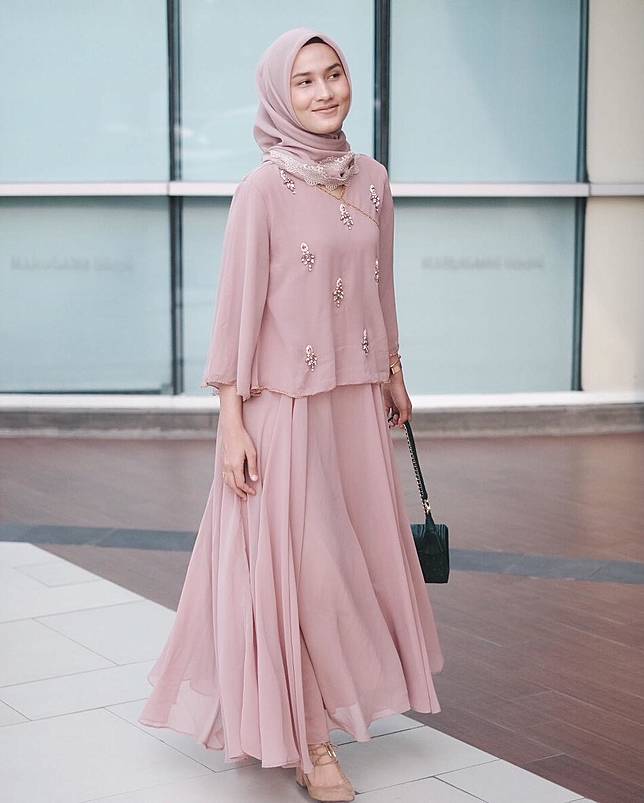 10 Style Hijab Kece Buat Cewek Bertubuh Kurus, Mau Tiru?