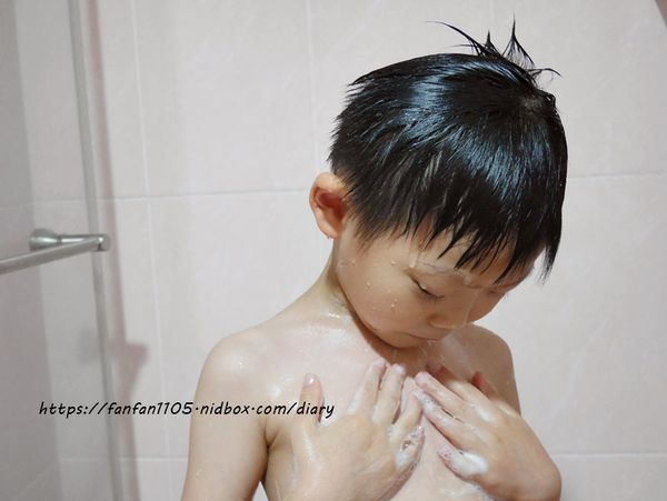 【獅子寶寶】大象愛玩水．沐浴慕斯 獅子洗頭．洗髮慕斯 #金盞花 #低敏配方 #女性用品-私密淨柔濕巾 讓孩子擁有安心又開心的沐浴時光 (9).JPG