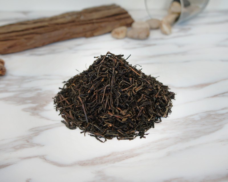 精選茶葉 重量：200g 保存期限：12個月 保存方式：存放於陰涼乾燥處、密封。 https://farm5.staticflickr.com/4273/34742608322_3af53fe929_