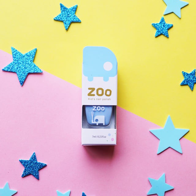 像拋棄式眼鏡一樣，乾淨方便！✔️ 小巧瓶身。小手更好握！搭配彈性刷毛，少刷痕，色彩更均勻！✔️ 色彩啟蒙。多色搭配更有創意，不同玩法更有趣！✔️ 動物園主題。與可愛動物一起玩指彩，留下珍貴童年回憶！＊