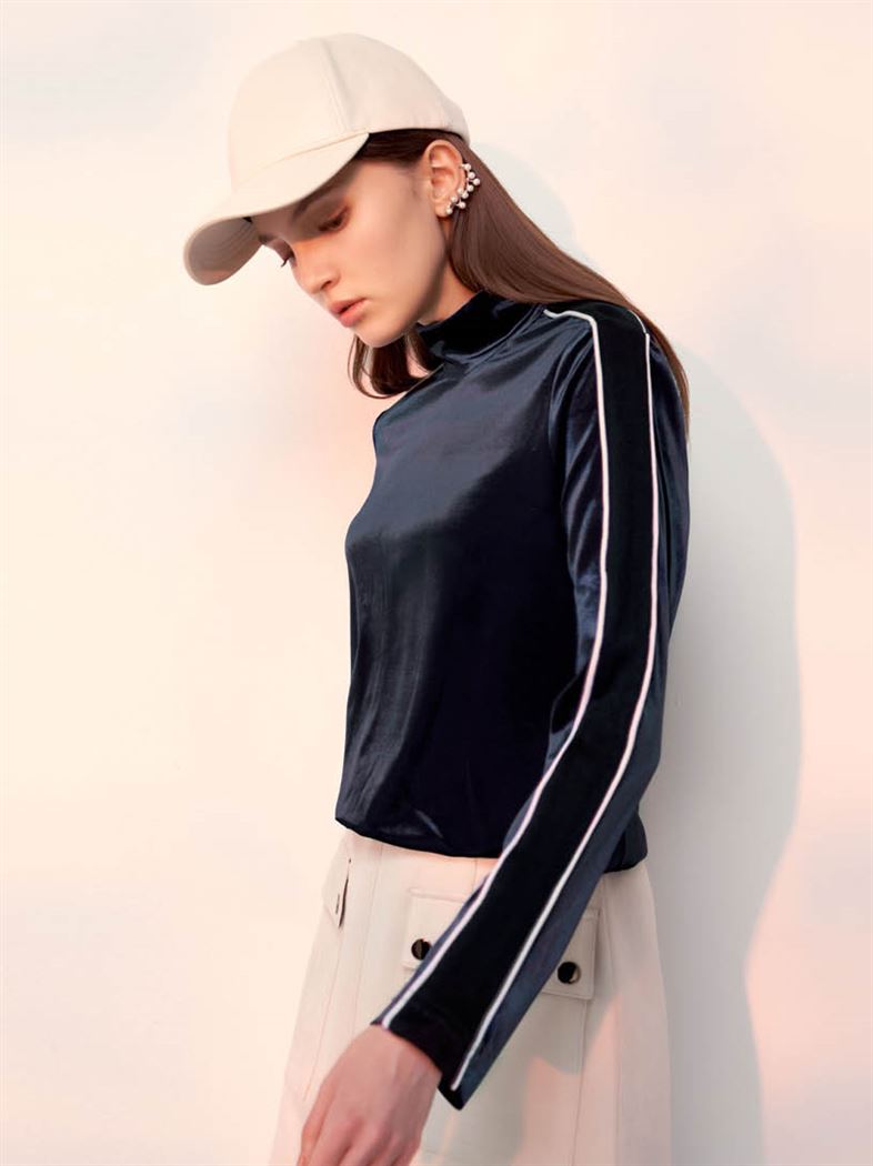 光澤感絲絨上衣