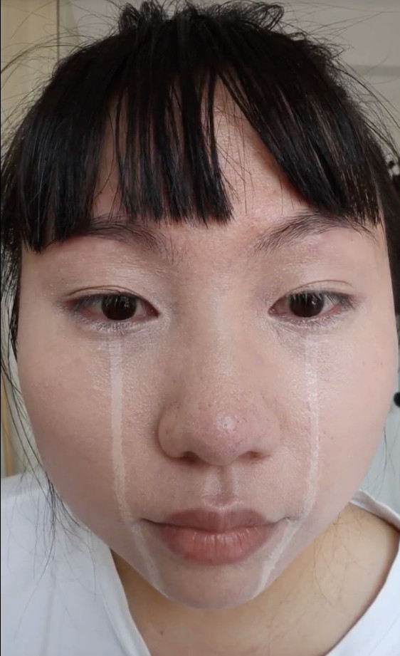 化妝師透亮底妝4技巧！粗毛孔、斑駁白芝麻皆改善，暗沉粉底變修容、雷粉底也有神妝效