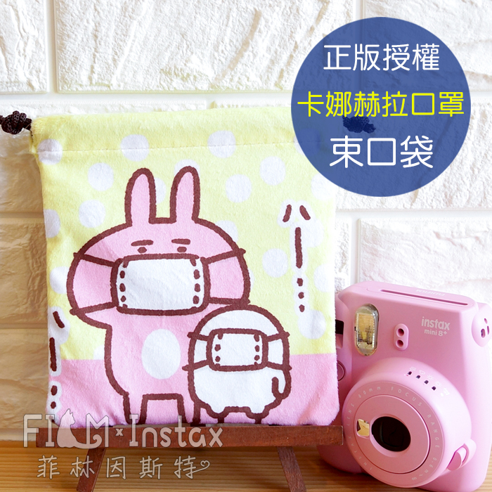 可放置相機、拍立得，也可裝類單眼、一般隨身小相機