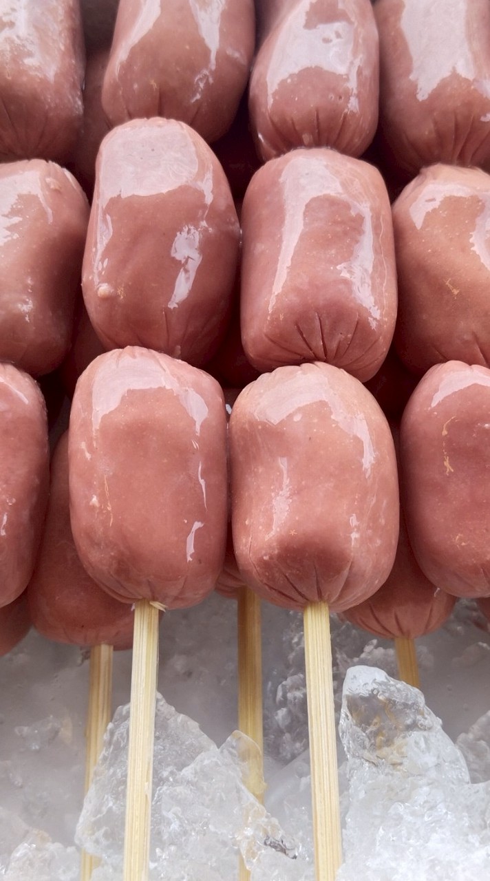 ลูกชิ้นทอด&หมูกะทะย่างให้🍡🍡