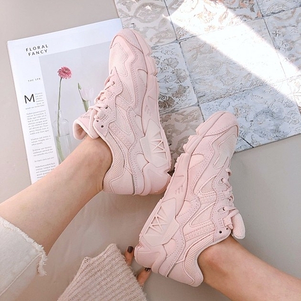 因庫存異動量極大，下標前記得先留言詢問尺寸及版型喔? 純色One Tone ABZORB 緩震中底