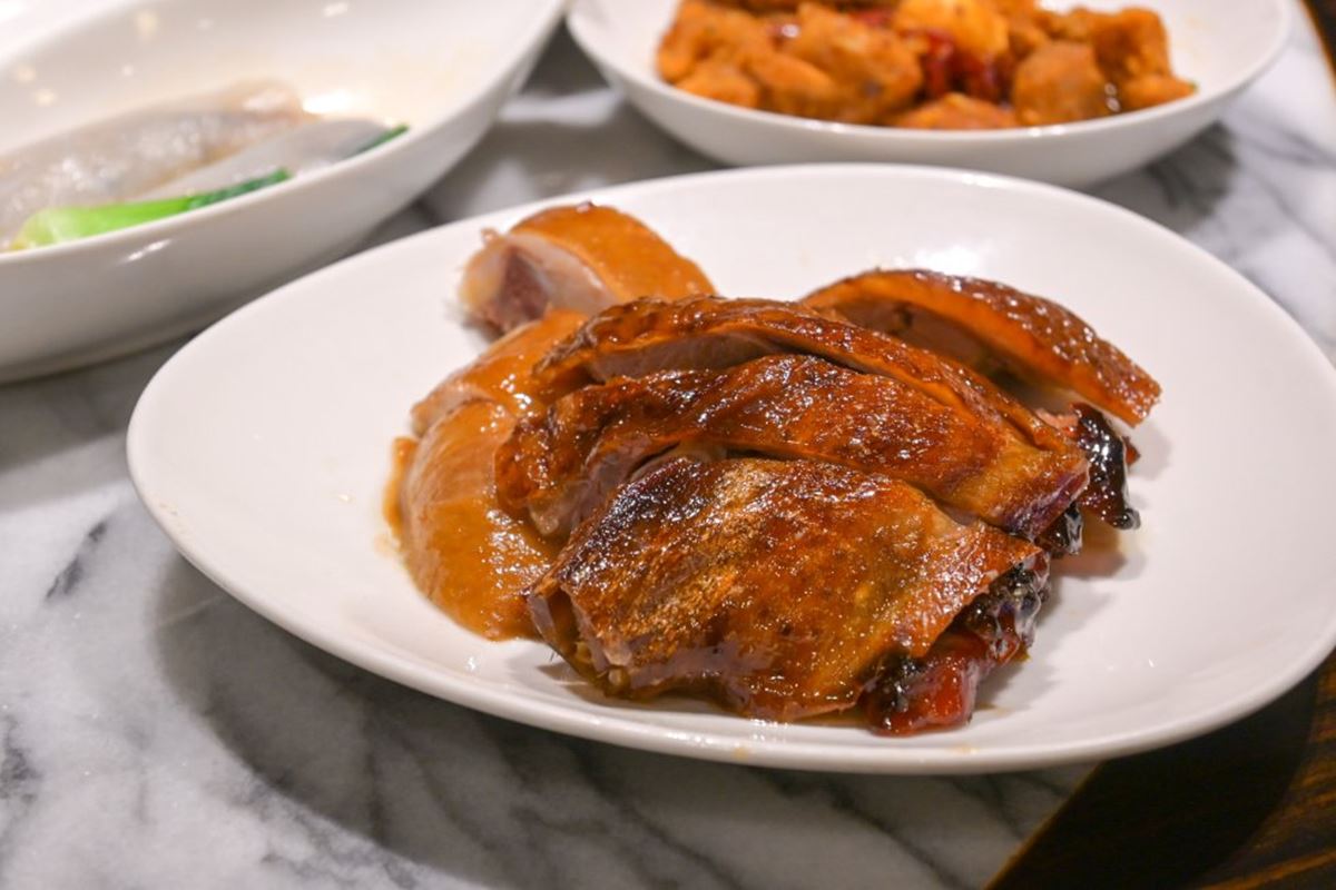 港點控必收！全台最強６港點吃到飽：百道菜任選、火焰烤雞秀、對身分證優惠