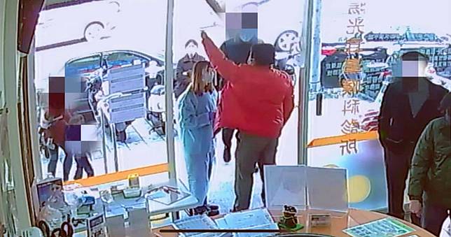 從陸返台出現症狀　男被要求「長庚就診」竟對醫護動粗