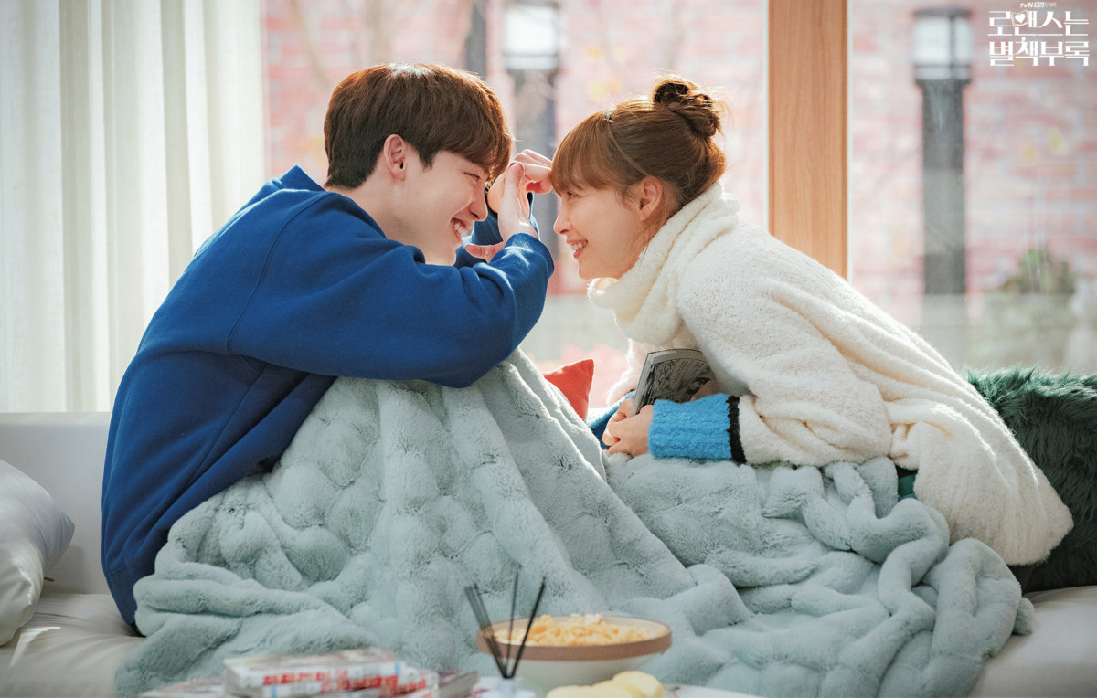 「辦公室戀情韓劇」推薦1：《社內相親》