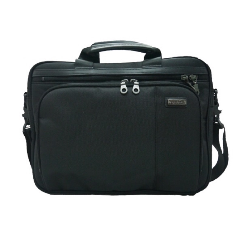 ●價格實在 在百家爭鳴的網路賣場，價格變動相當頻繁，若有比加賀更便宜的相同商品，還請敬愛的顧客來電詢問，絕對另享”特別優惠價”！加賀皮件在博愛特區店面直營，所有商品皆為原廠公司正品，行李箱並有一至三年