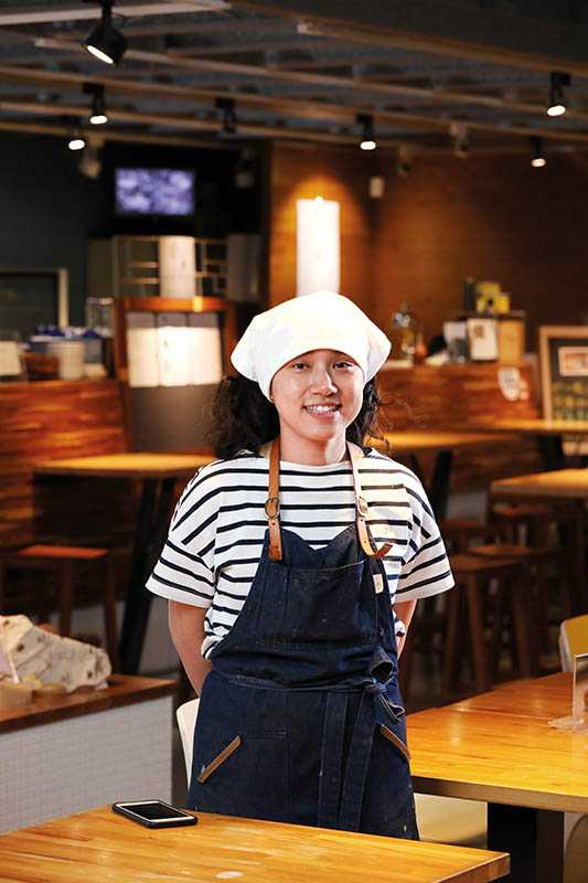 負責人 蘇怡帆。天生可可控，各種巧克力和蛋糕都是主廚招牌。（圖／于魯光攝）