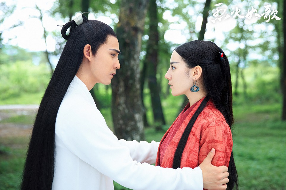 迪麗熱巴主演陸劇網播量TOP 2：《烈火如歌》