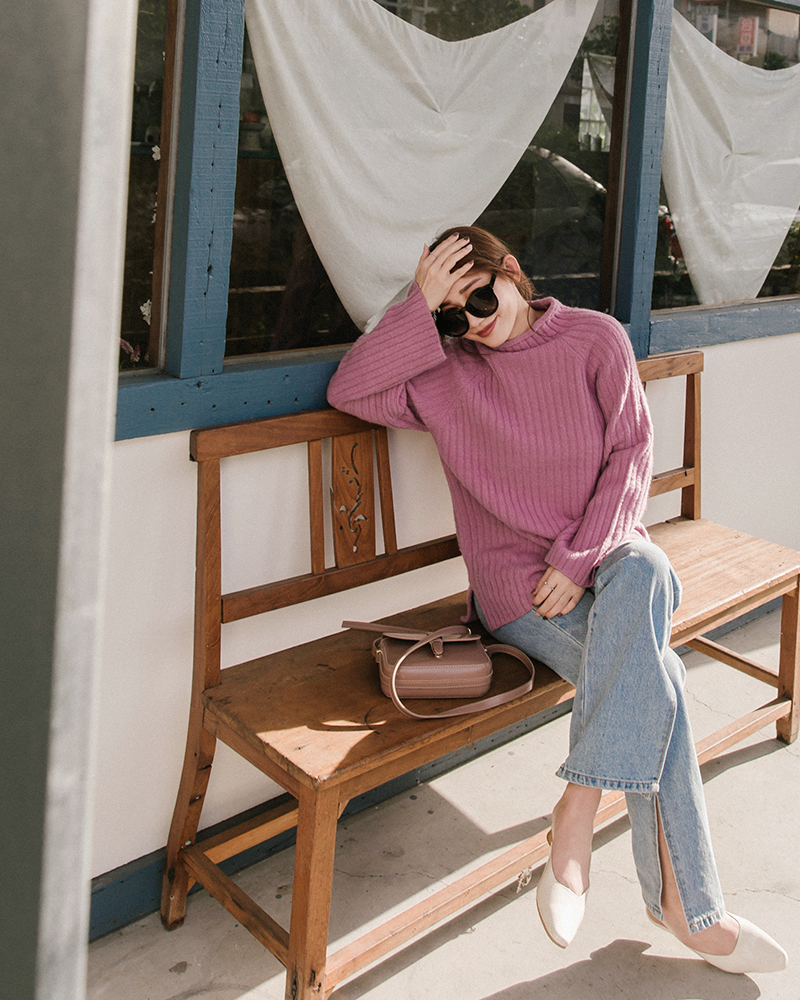 柔軟針織面料 商品長度/適中商品版型/寬鬆 商品厚薄/適中商品彈性/佳 *此款材質特性，不宜使用衣架吊掛，建議平放 / 避免摩擦