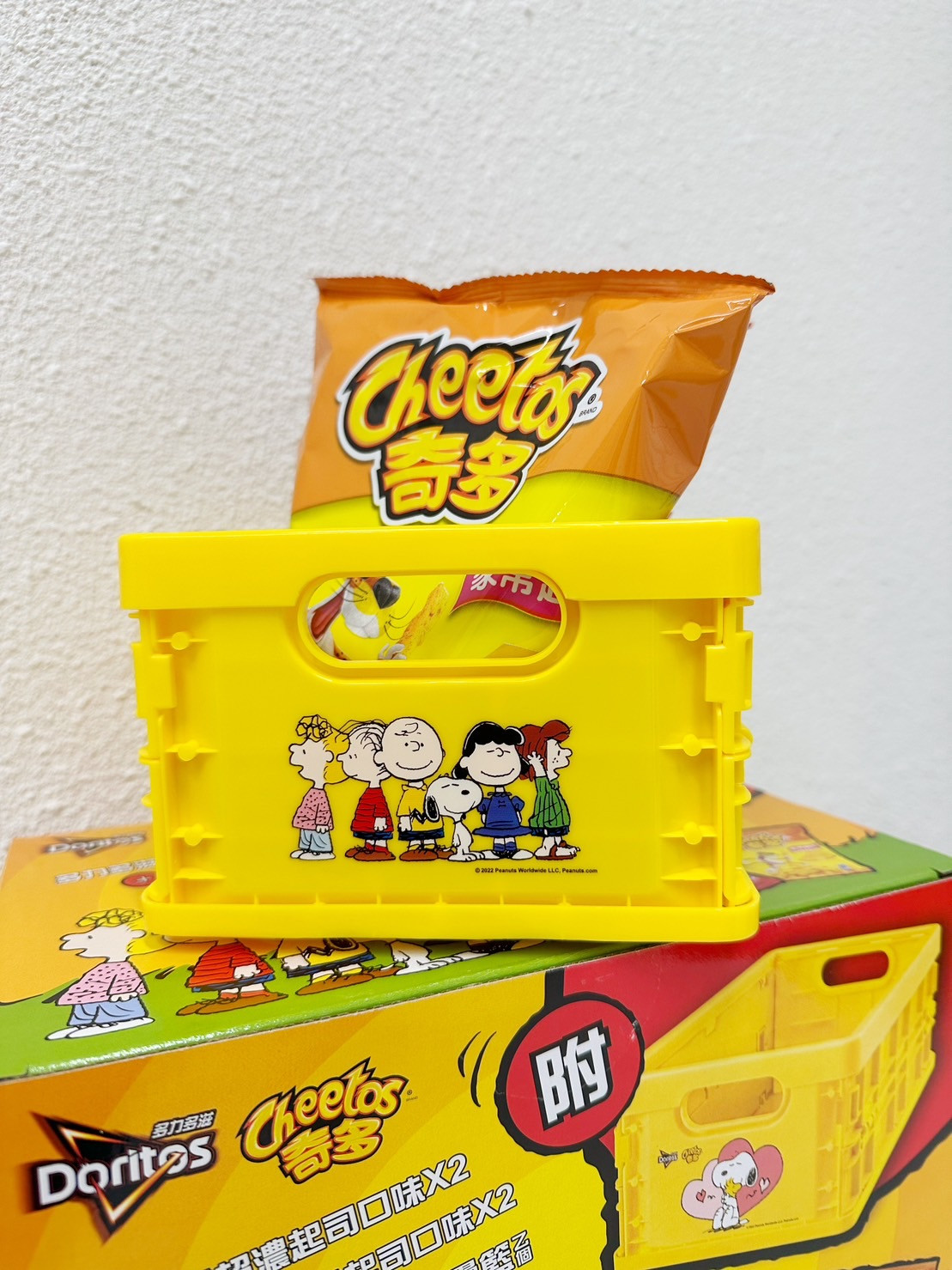 史努比現身全家！全家開賣「史努比零食禮盒」，超萌史努比與夥伴變摺疊收納籃！