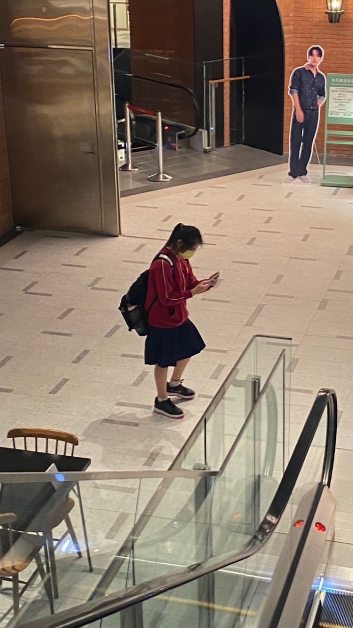 對戲群？（渣璇有200多個後宮）