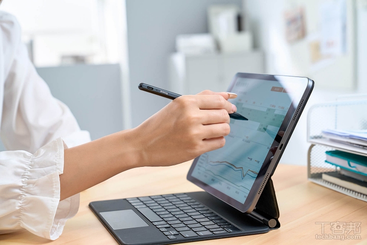 Penoval AX 在創Q Space 以及全省多間Studio A 皆有販售，歡迎到店面實際提筆試用喔!