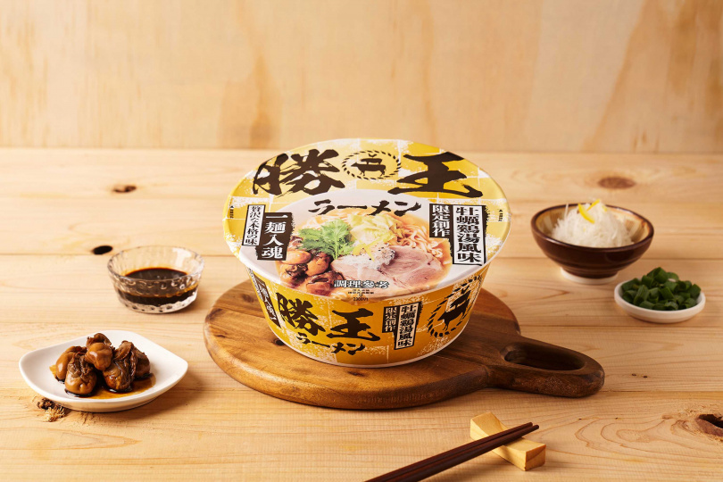 「GOOGLE一星負評名店」勝王拉麵於2022年榮獲台灣拉麵愛好會評選「全台拉麵年度金賞TOP 1」（圖／品牌提供）