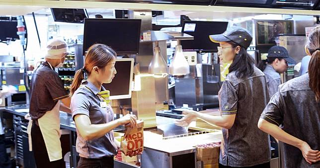 11年來只感冒過1次　男曝防疫妙招：去「速食店」打工