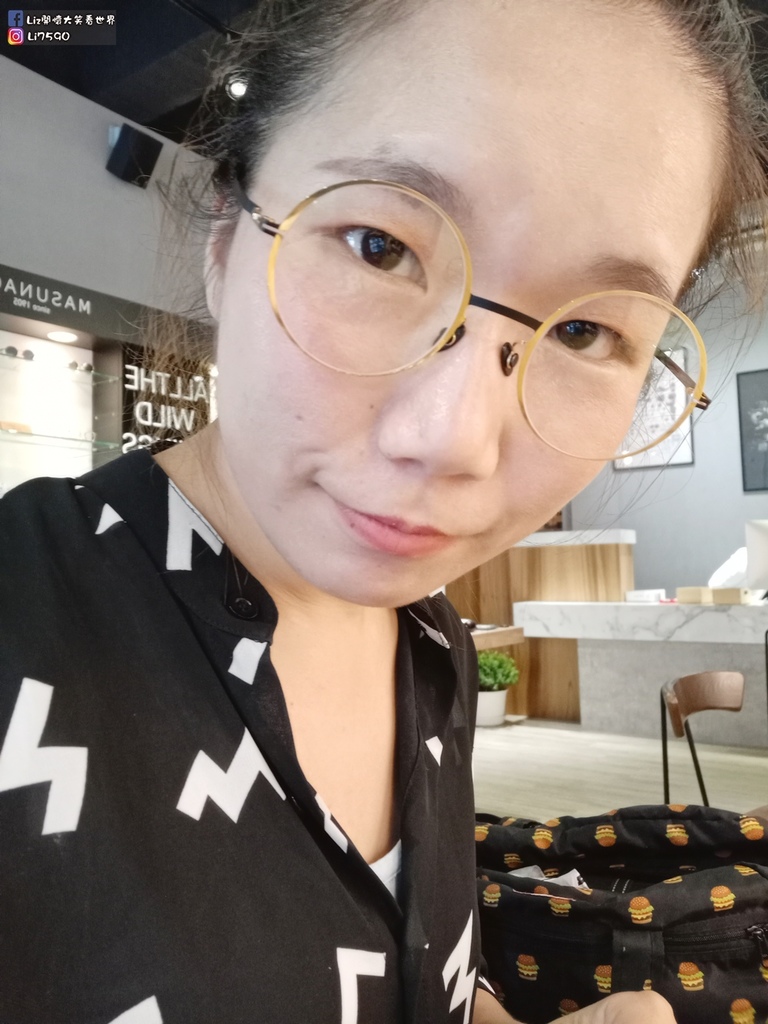 和光堂眼鏡-IMG20190724150704Liz開懷大笑看世界.jpg