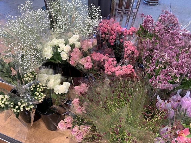 3束990円 ユニクロ初の生花 ユニクロ フラワー に行ってみた Domani