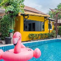 บ้านสามหลังหัวหิน