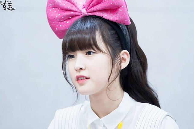 Para Idola K-Pop Cantik yang Sering jadi Top di Tangga Lagu Korea ini, Ternyata Masih Berumur 18 Tahun!