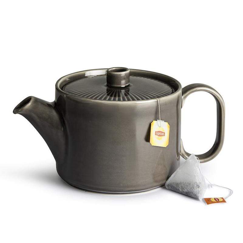 產品特色 北歐設計師Margot Barolo的作品 70年代的圖騰設計 優雅茶壺設計款 北歐下午茶Fika必備 1.2公升的容量 產品介紹 Sagaform-瑞典知名的餐廚傢飾品牌，一系列產品皆與北