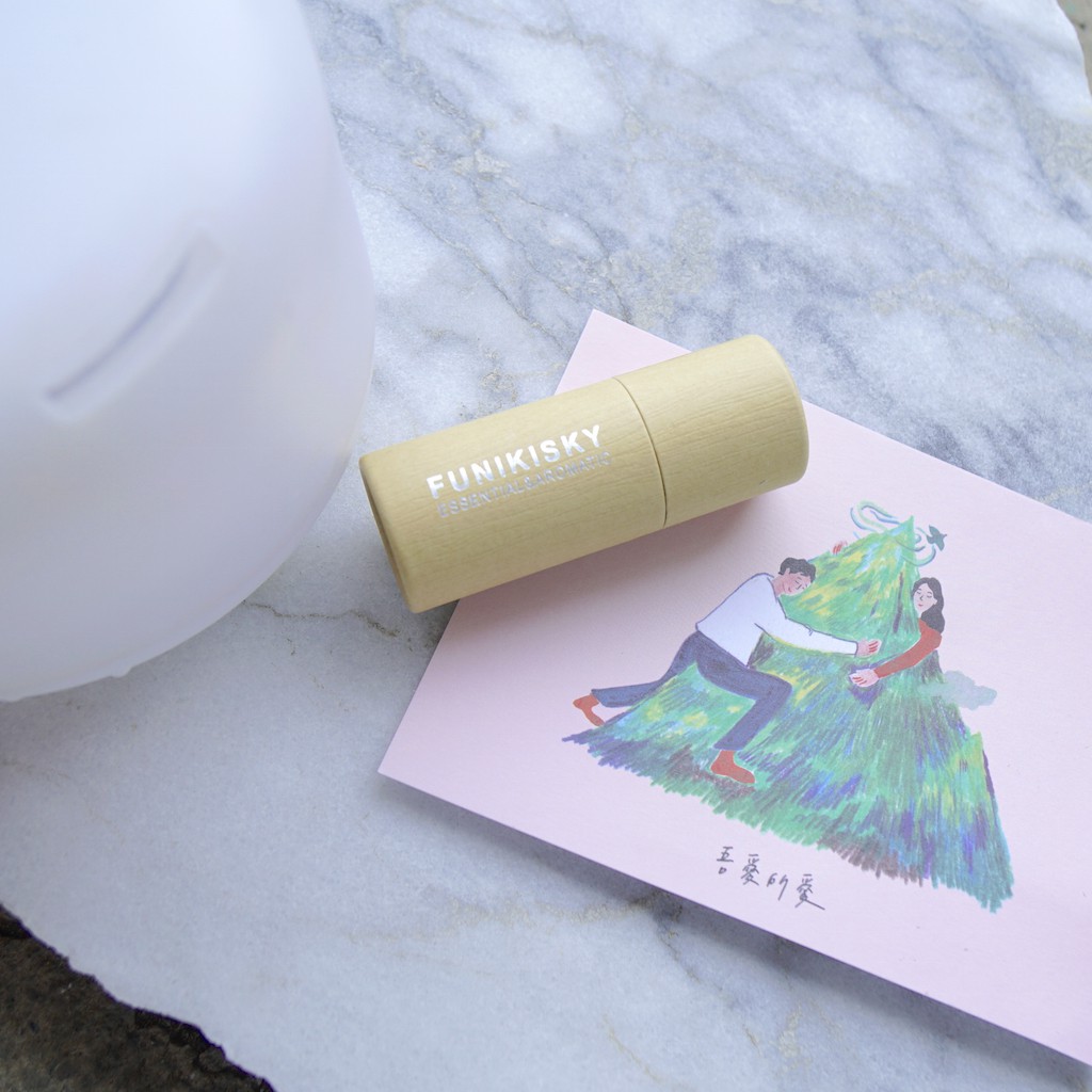 具有強力抗氧化作用，活化肌膚，預防老化的效果。使用方式: 適用於任何肌膚。 潤膚，取適量輕抹至吸收即可。【FUNIKISKY 茶樹精油】 Tea Tree Essential oil商品說明 天然抗菌