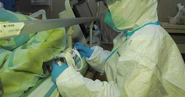 微信群組流傳一則「武漢護士長內部講話」　邊咳又用冷靜語調說......