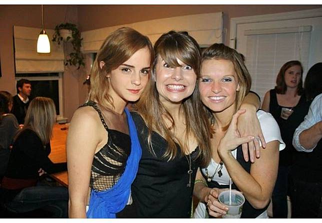 Bermodal Photoshop, 10 Orang Ini 'Undang' Selebritis ke Pestanya!