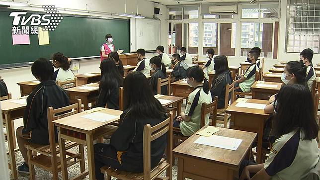 沒手機年代 上課都在幹嘛 眾人刷一排全是時代眼淚 Tvbs Line Today