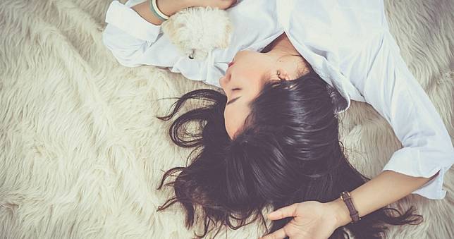 渣男稱具「通靈能力」消符咒！20歲少女遭騙上床：和鬼做好痛苦
