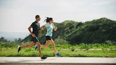 ASICS FlyteFoam 全新疾速輕量跑鞋 力挺跑者“跑出極限”