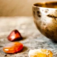 聽艾比。敲療癒