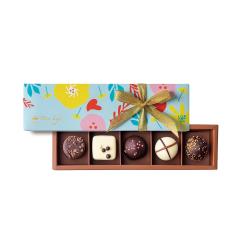 ◎Diva Life在盛夏，全新推出遇見小熊森林系列禮盒，讓您少女心綻放，就像森林中遇見小熊一般雀躍。內含多樣比利時大師特製的風味巧克力，能讓您搭配任選，每一盒都獨一無二，無可取代。|◎|◎品牌:無品