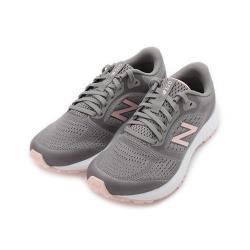 ◎網眼複合鞋面，透氣支撐兼具|◎橡膠EVA複合底，緩震抓地|◎鞋底溝槽設計，便於靈活運動品牌:NewBalance紐巴倫品牌定位:運動品牌適用性別:女生款式:慢跑鞋版型:正常