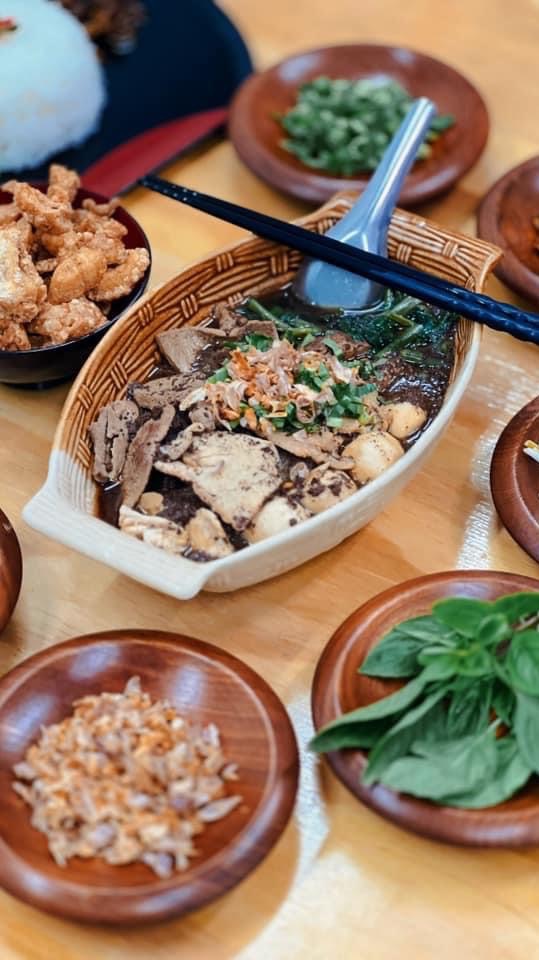 รับหิ้ว‘‘ต้องเตี๋ยวเรือ’’