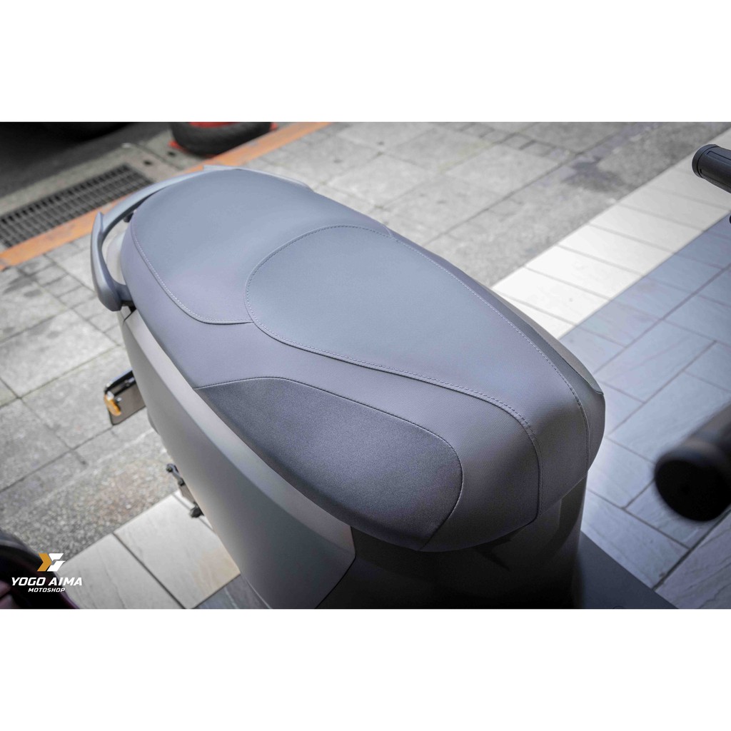 很多人覺得原廠椅墊支撐性不足那你可以考慮看看這組!-EC05原廠椅墊(完全直上)椅墊尖端兩側比AI1來的寬內部發泡棉比宏佳騰更軟-除了雙腿內部支撐性更好還能給你滿滿的安全感❤️