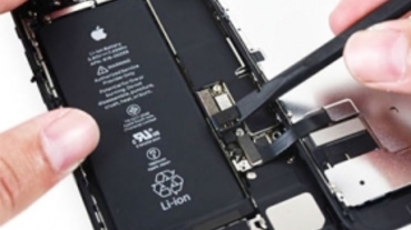 手機品牌又要傷腦筋了！歐盟打算推出法案規定電池必需更好拆卸