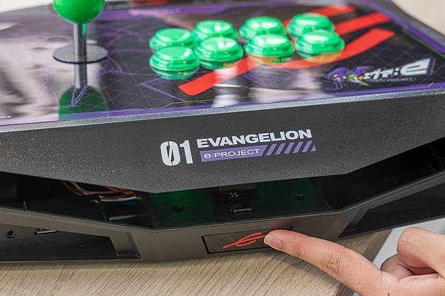 連角落亦完全Eva化的街機控制器「EVANGELION e:PROJECT ARCADE