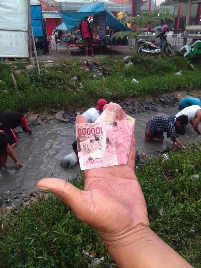 Uang hasil menjala di sungai, via Google.com