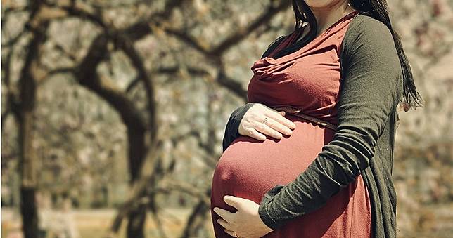孕婦剛出家門　陌生男持刀狂捅猛刺…一屍兩命