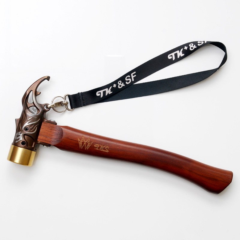 青銅鎚 名為 【阿修羅】佛教護法神天龍八部之一說它是天神，卻沒有天神的善行，和鬼蜮有相似之處。說它是鬼蜮，可它具有神的威力神通。說它是人，雖有人的七情六欲，但又具有天神、鬼蜮的威力惡性。因此，它是一種