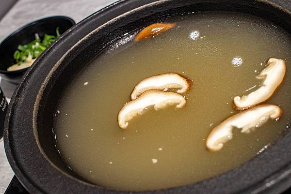 【桃園美食】嗑肉石鍋-什麼!?和牛龍蝦火鍋只要599元就能吃到！CP值爆高的火鍋店