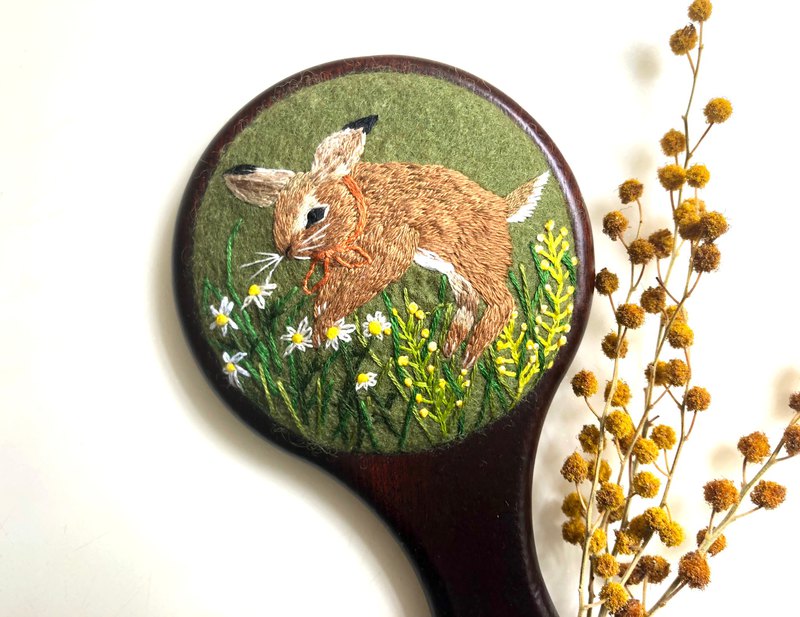 草地野兔刺繡木鏡子 隨身鏡