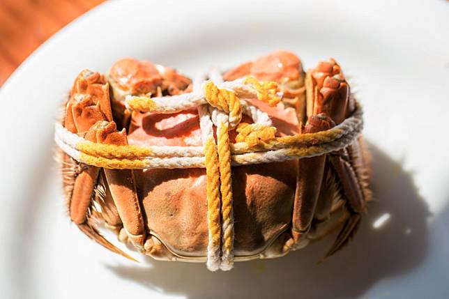 ▲台灣在地生產的大閘蟹，一點也不輸陽澄湖大閘蟹啊！（圖/奧丁丁市集）