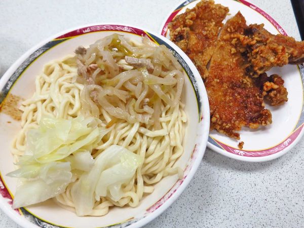 【台北美食】佳味排骨麵-厚度達2公分以上的厚切排骨