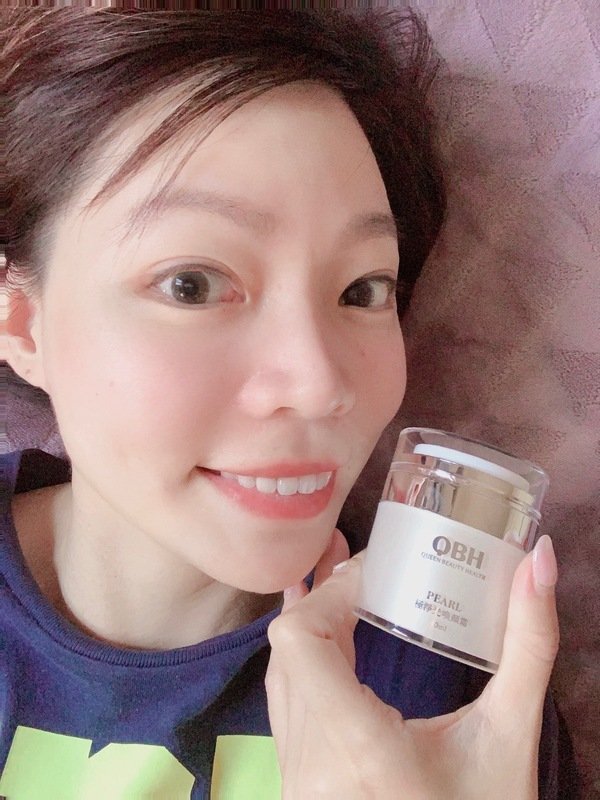 『保養品推薦』武漢肺炎期間美妝部落客、網美瘋傳痘痘肌、敏弱肌與孕婦安心適用-高純度清潔保養秘密武器--QBH極淨光喚顏霜與極緻亮白煥活面膜開箱分享