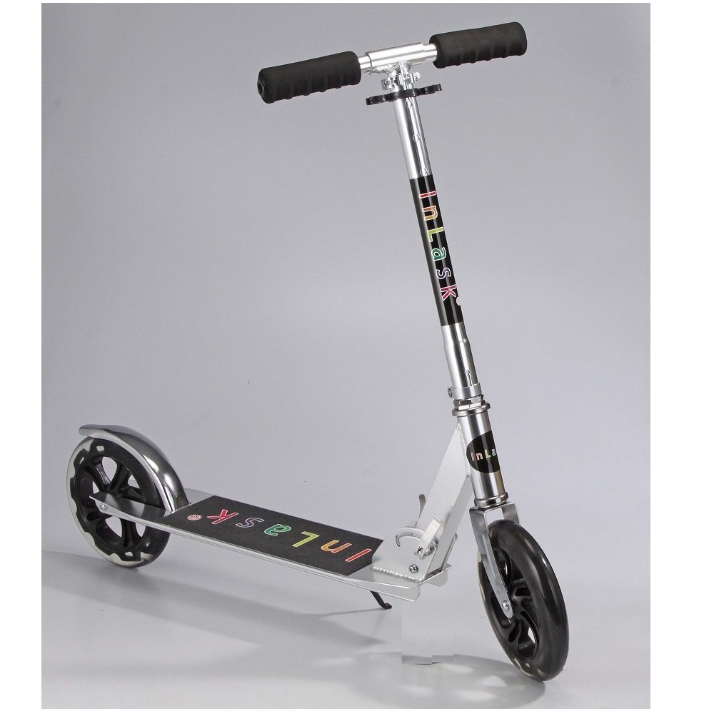 * 可折疊式設計： 收納自如方便.* 設有腳架 ，可 隨處，隨意 停靠， 方便性佳. * 滿滿貼上 止滑設計 防滑踏墊 .* 從 11+ 自由自在的 調整3 段 高度 .* 成為 城市 青少年 通勤可