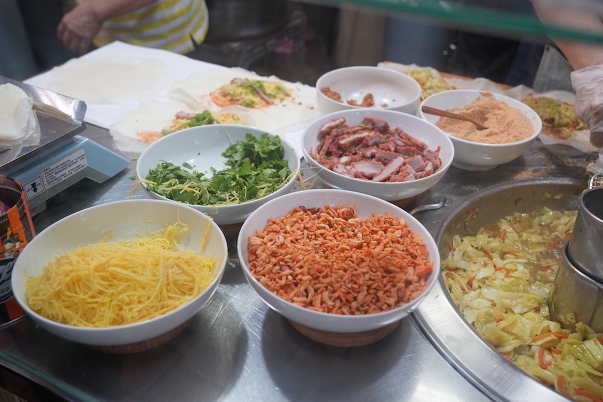 2023大稻埕賞煙火順吃！永樂市場７家網推美食：郭董也愛油飯、百年神級雞捲