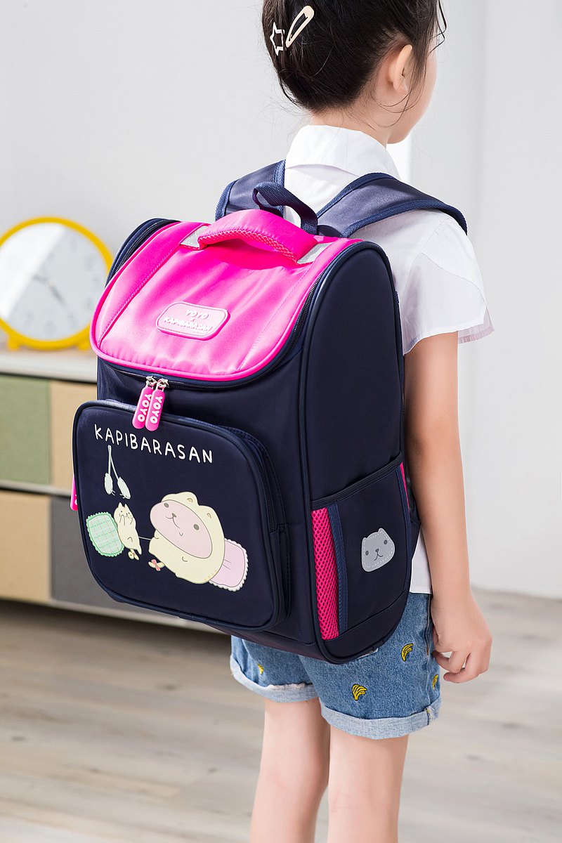 尺寸：高42長32寬19公分 內部結構：二個隔袋 面料：優質斜紋布